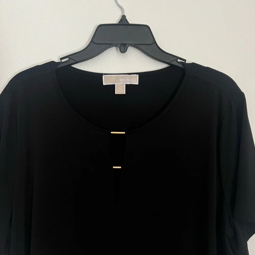 Michael Kors Cute Black Short‎ Sleeve Tee, Size XL